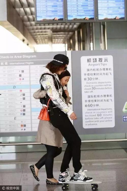 国内玩滑板的明星,国内明星的滑板魅力之旅