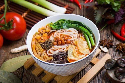 外地网红去柳州吃粉条,探寻地道粉条美食之旅