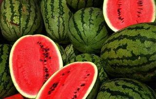 男人吃东方蜜瓜,男人的夏日美食新宠