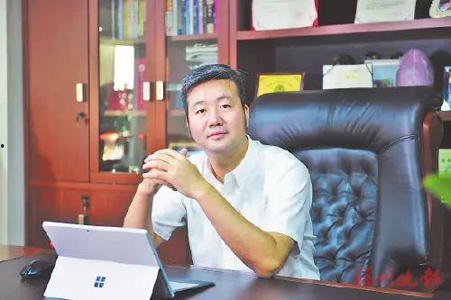 华人头条尹啸风